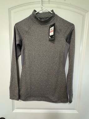 Under Armour ColdGear Mock Neck Compression Top Gray Women’s XS NWT